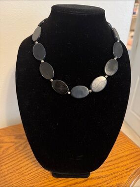 Black Onyx Oval Bead Necklace